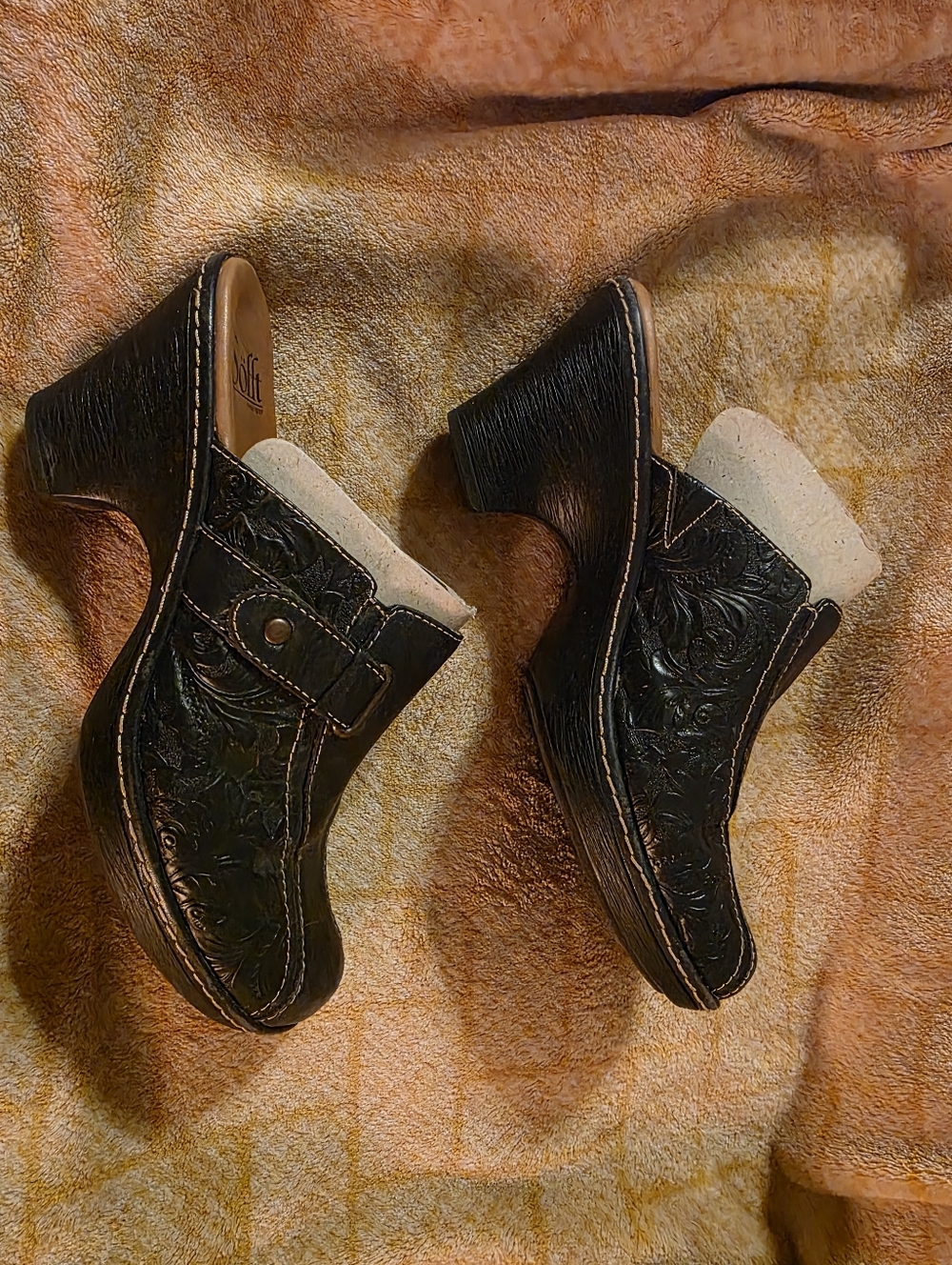 Söfft Black Embossed Leather Clog - 9W- New